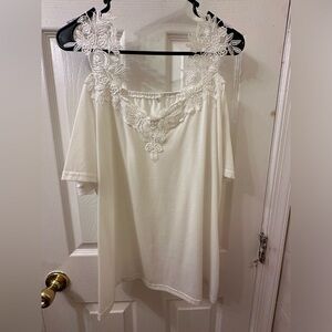 White top in excellent condition never worn